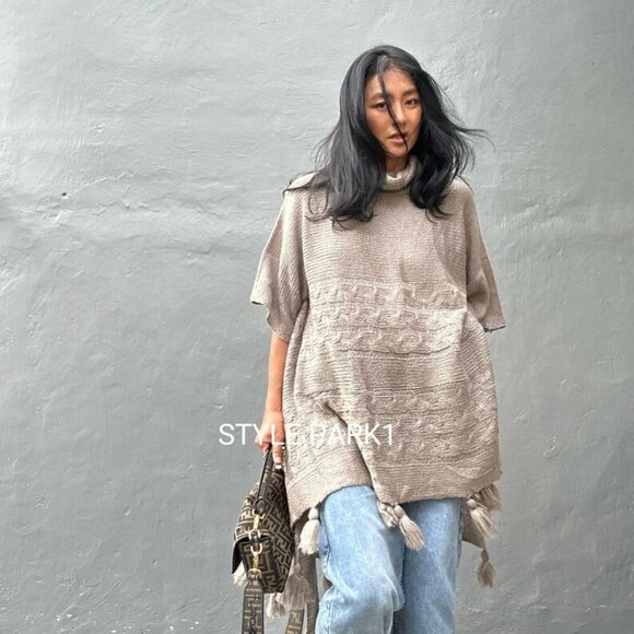 STYLE PARK PONCHO STYLE SWEATER - ONE SIZE - CHIC PORTLAND GRAY - Picture 8 of 8